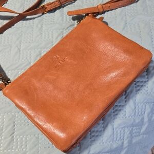 Oak & Tan Leather Crossbody Bag in Britush Tan